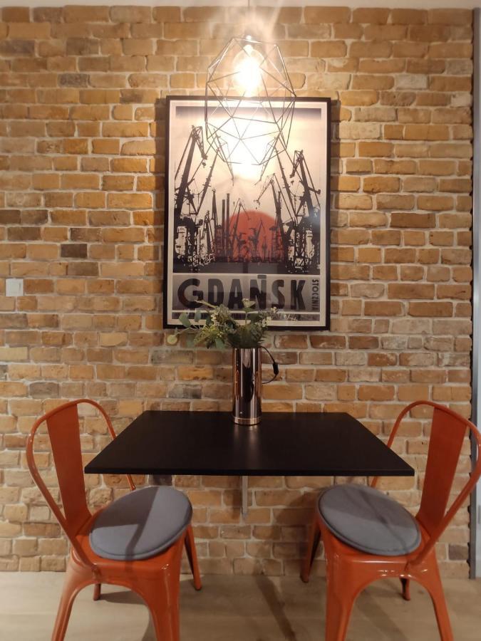 Red Wall Apartment In The Old Town Danzica Esterno foto